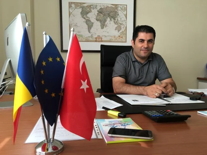 Mustafa OZeste managerul al Liceului Internaţional de Informatică Bucureşti, parte din grupul școlilor Lumina