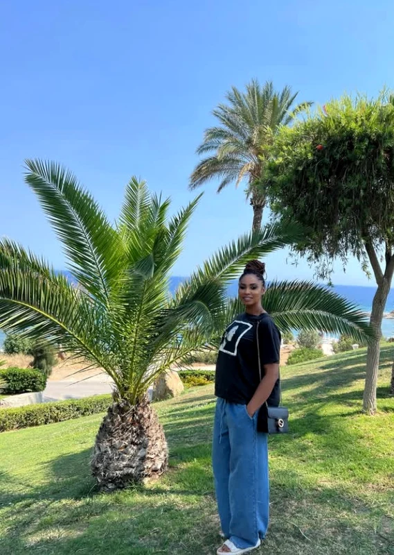 Laurette a plecat două săptămâni în Grecia să studieze masajul cretan foto: Facebook