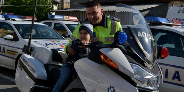 copil politist foto brigada rutiera