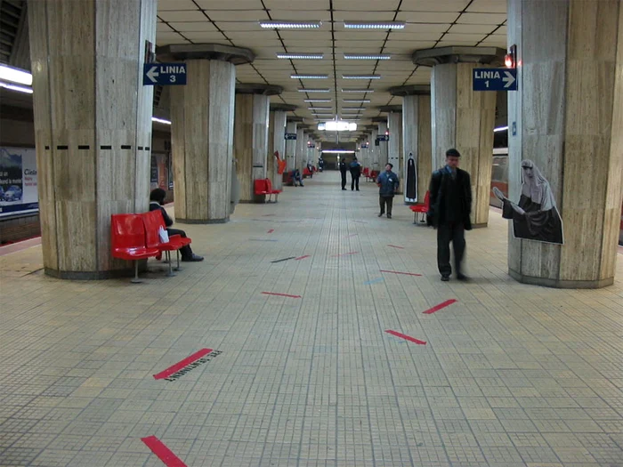 
    Lucrările la noua magistrală de metrou către Drumul Taberei au dus la prăbușirea terenului la stația EroilorFoto: bucuresti.wikia.com  