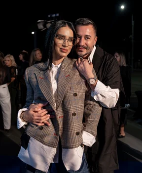 Adelina Pestrițu are un look creat de Adrian Perjovschi foto: Marius Tanef 