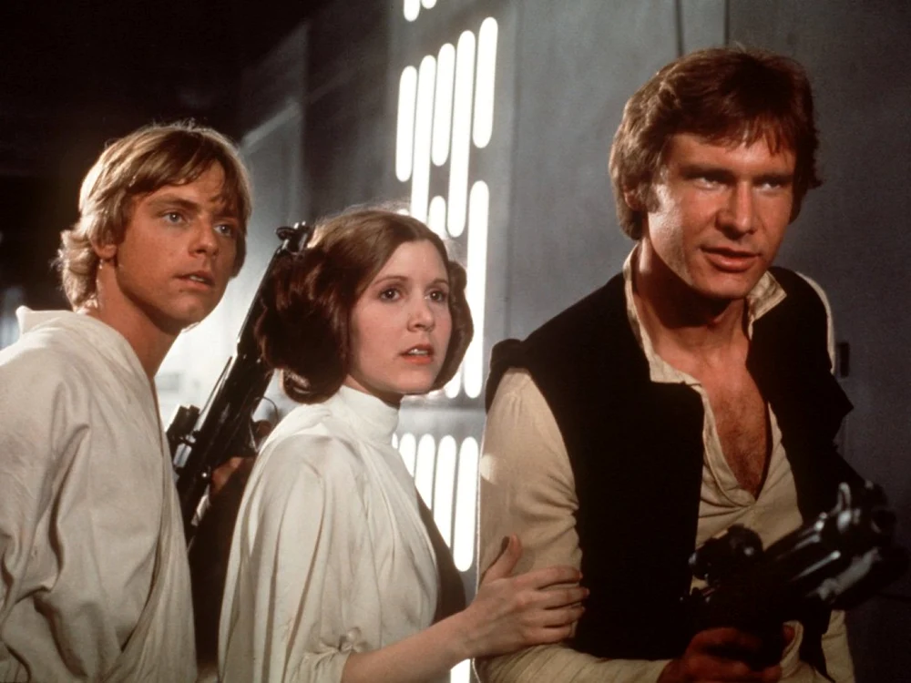 Personajele Luke Skywalker (Mark Hamill), Prinţesa Leia (Carrie
Fisher) şi Han Solo (Harrison Ford) revin în noul film