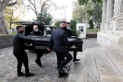 Sicriul cu trupul neînsuflețit al lui Vladimir Găitan a fost depus la biserica Sfântul Gheorghe Noufoto: Sever Gheorghe