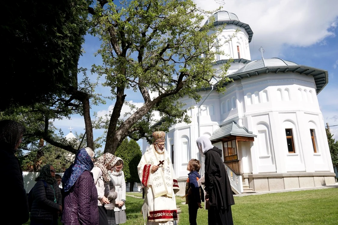 ÎPS Calinic, la "Taborul Argeşului". Foto: Arhiepiscopia Argeşului şi Muscelului