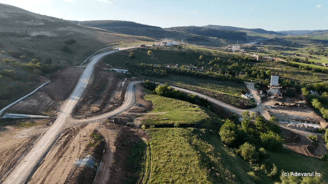 Autostrada Transilvania, construită pe viaducte. Cum se lucrează în punctele vulnerabile ale A3 Cluj - Oradea