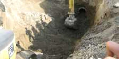 Muncitorii efectuau o lucrare de excavare a unui şanţ