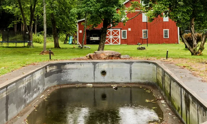 pool into garden8 61926 831098090ca74590bad9d9cd2bda24a2 webp