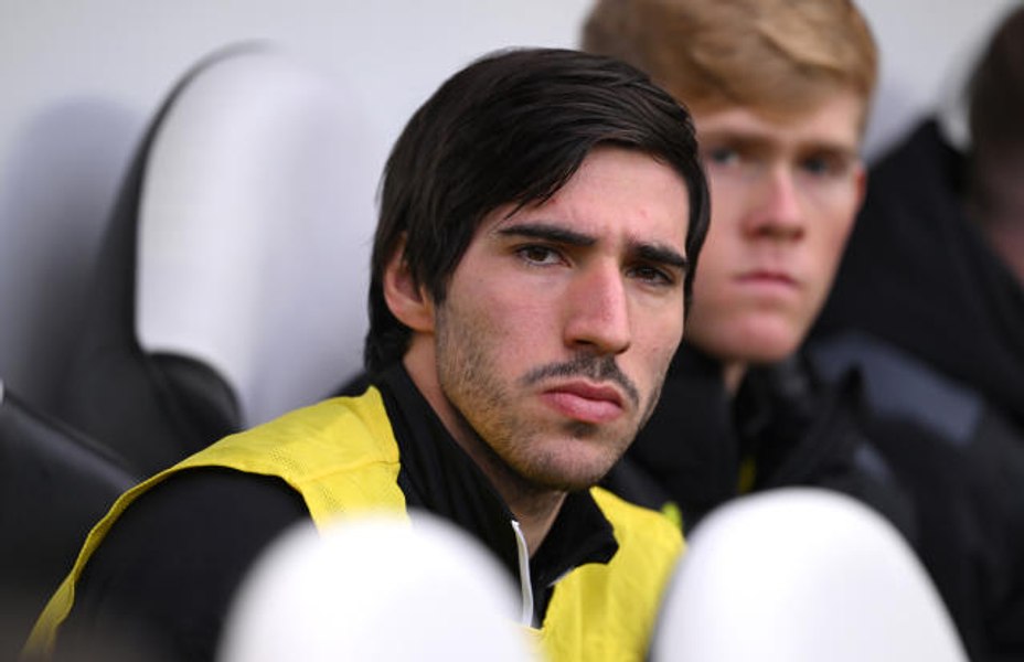 Cum s-a vindecat Sandro Tonali de viciul pariurilor. A renunțat la un obiect indispensabil în zilele noastre