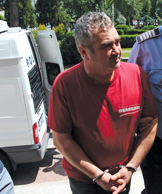 
    Vasile Lavric, 56 de ani  