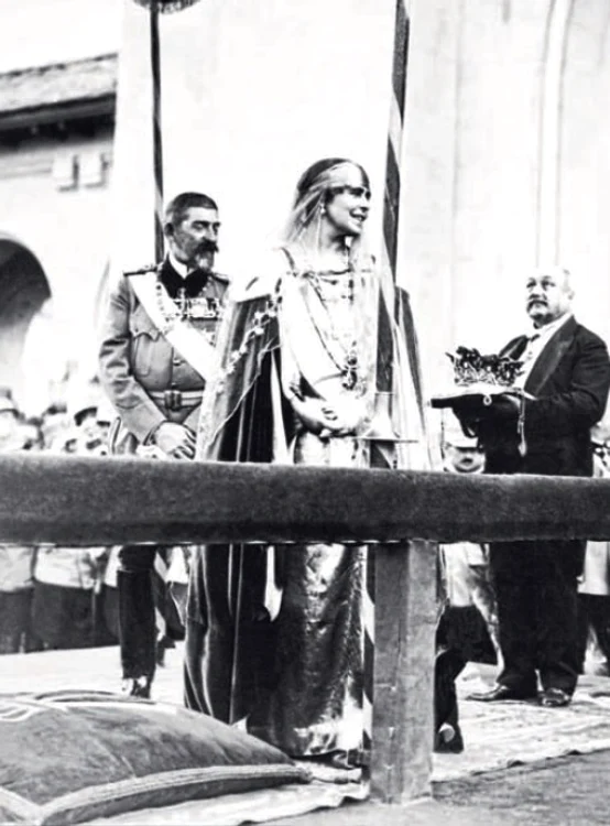 Regii României Mari la ceremonia de încoronare de la Alba Iulia (1922)