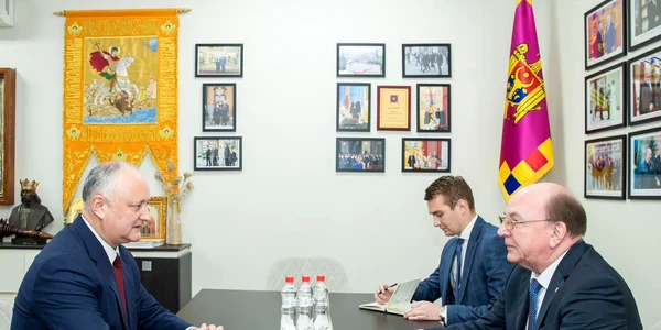 Igor Dodon Oleg Vașnețov FOTO  Facebook jpeg