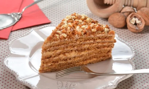 tort cu nuca si mascarpone 580x400 jpeg