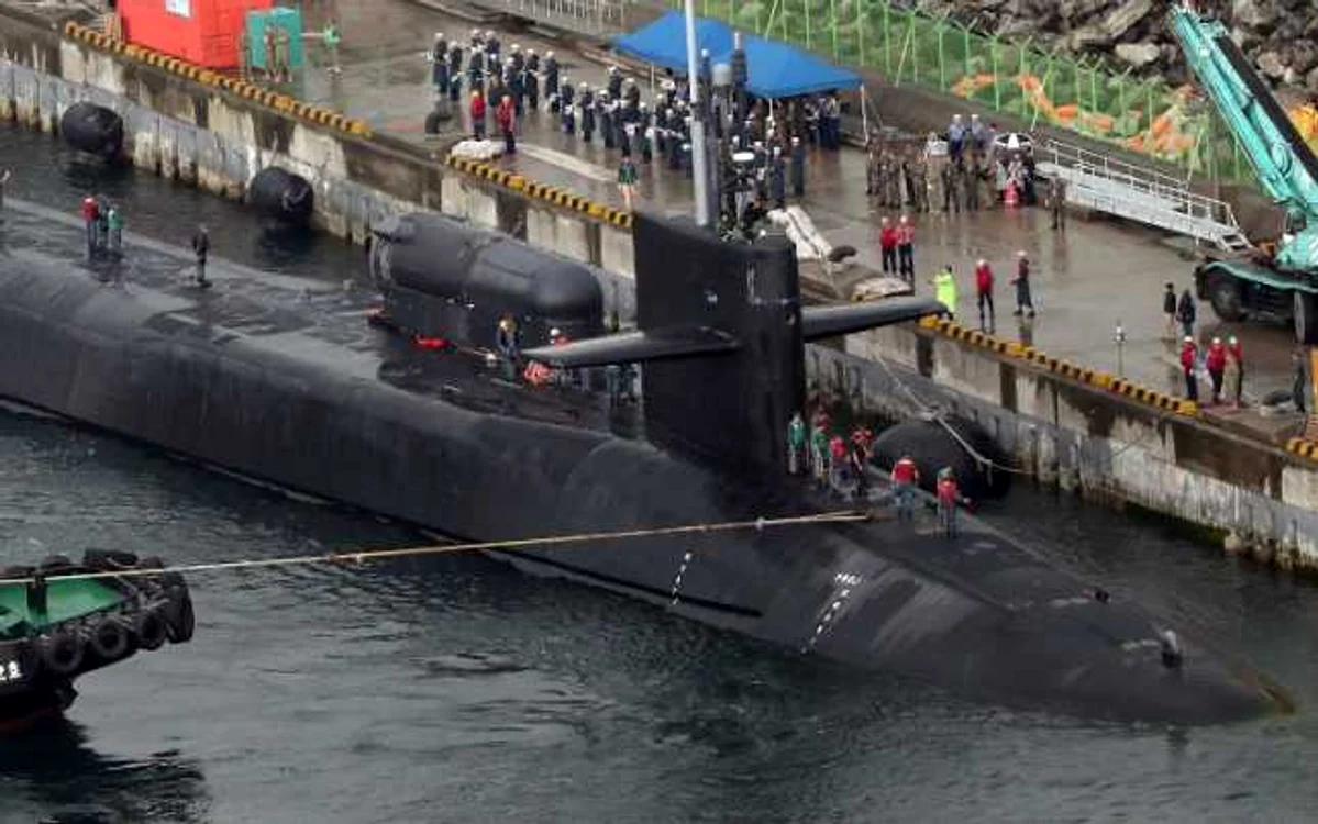 Submarin nuclear USS Michigan in Coreea de Sud FOTO AFP