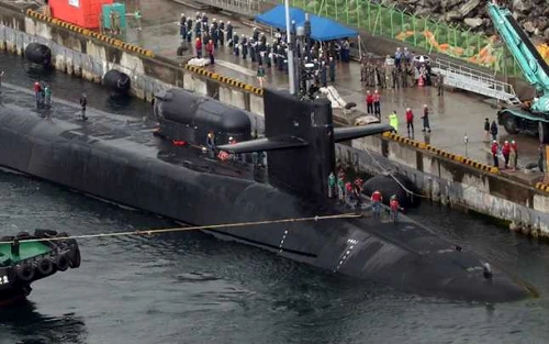 Submarin nuclear USS Michigan in Coreea de Sud FOTO AFP
