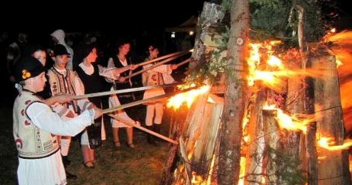 Focul lui Sumdru va fi aprins, anul acesta, la Şirnea Foto.arhivă