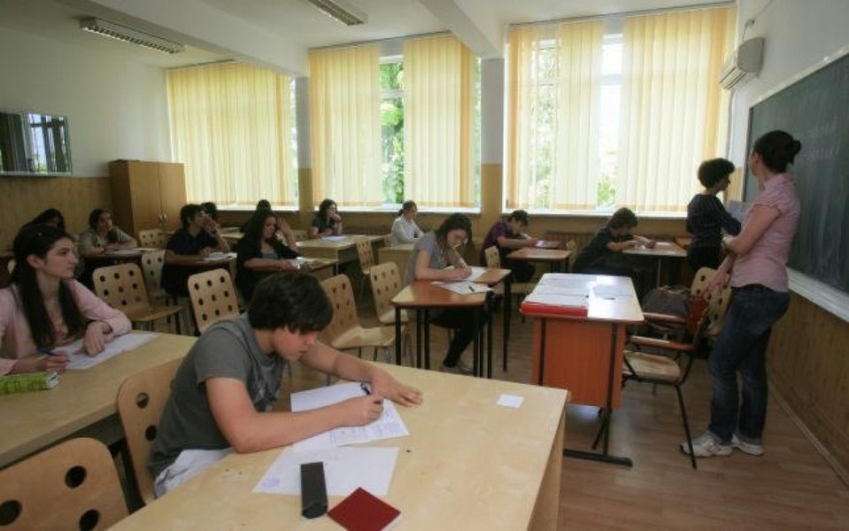 Cum vrea Ministerul Educației să modifice Evaluarea Națională: elevii căror clase ar putea scăpa de examen 
