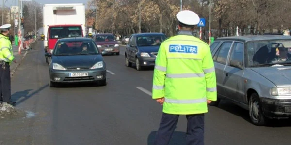 Şoferii le recomandă şoferilor să evite pe cât posibil deplasările pe furtună