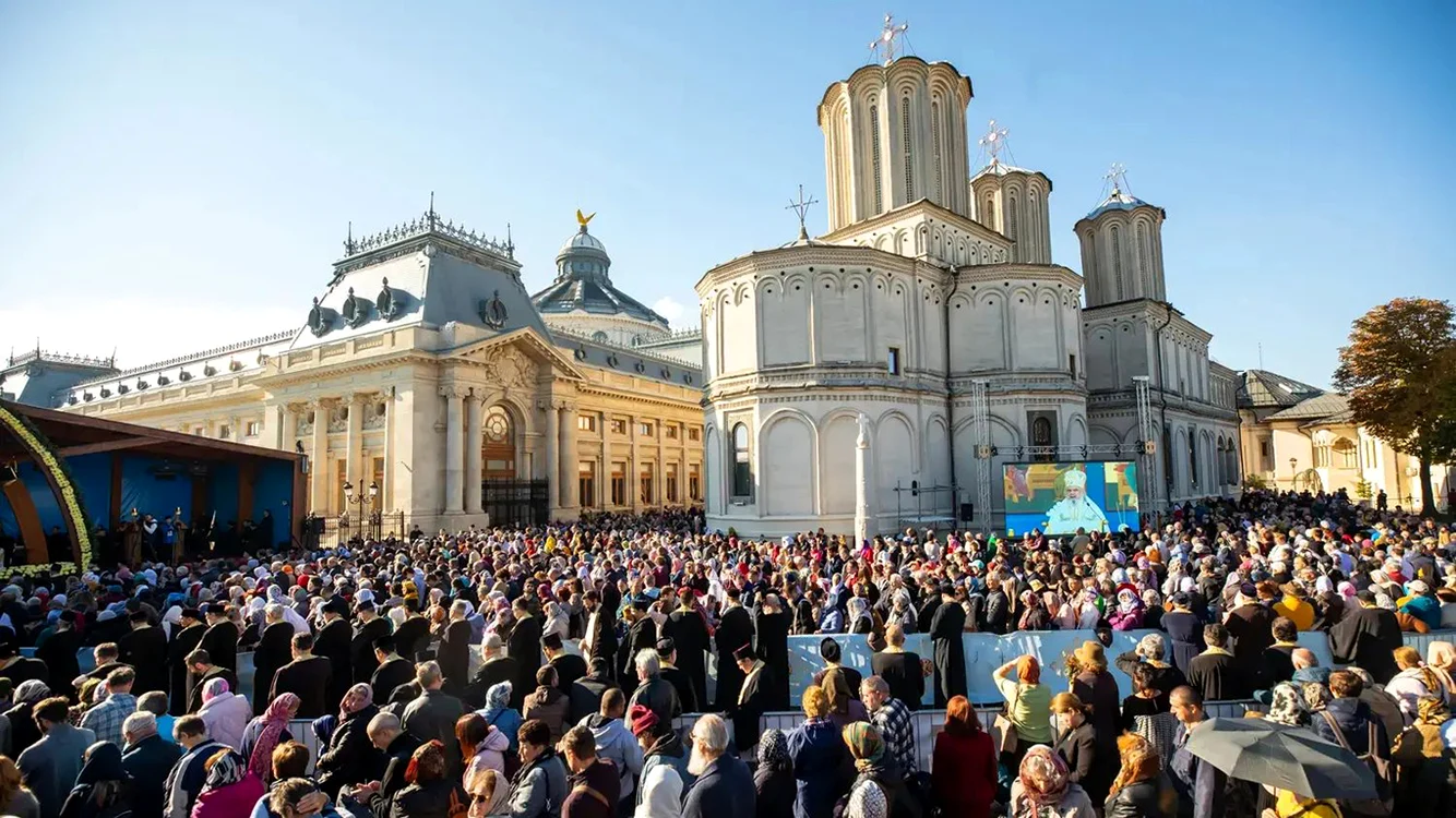 Mii de credincioşi sunt aşteptaţi la slujbe. FOTO: Basilica.ro