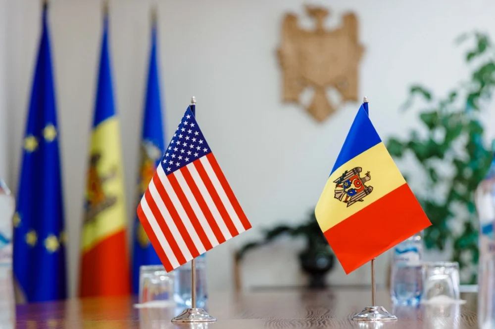 Opt foști diplomați americani avertizează: O victorie pro-rusă la Chișinău ar întări Kremlinul pentru agresiune contra României