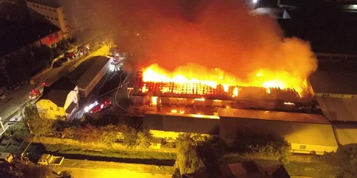 incendiu magazin zalau