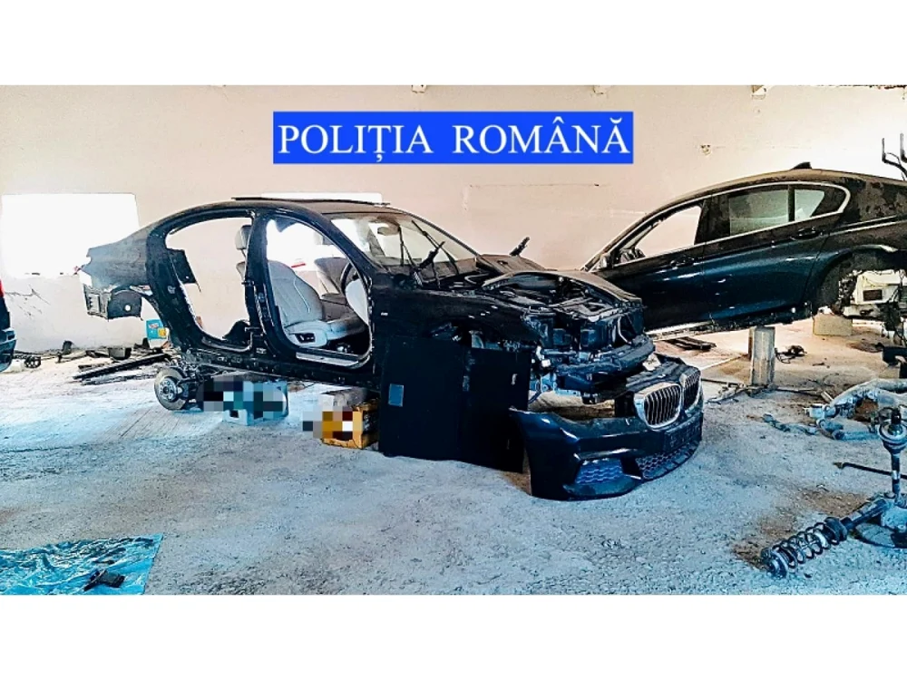 Componentele maşinii erau, cel mai probabil, vândute pe bucăţi FOTO Poliţia Română