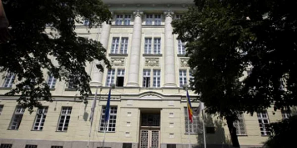 Umilinţa şi şpaga studenţilor în birourile profesorilor de la Medicină