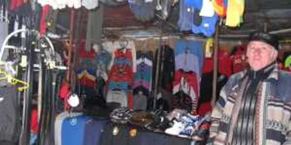 Lucian Cimpoiaşu munceşte la tarabă de 18 ani