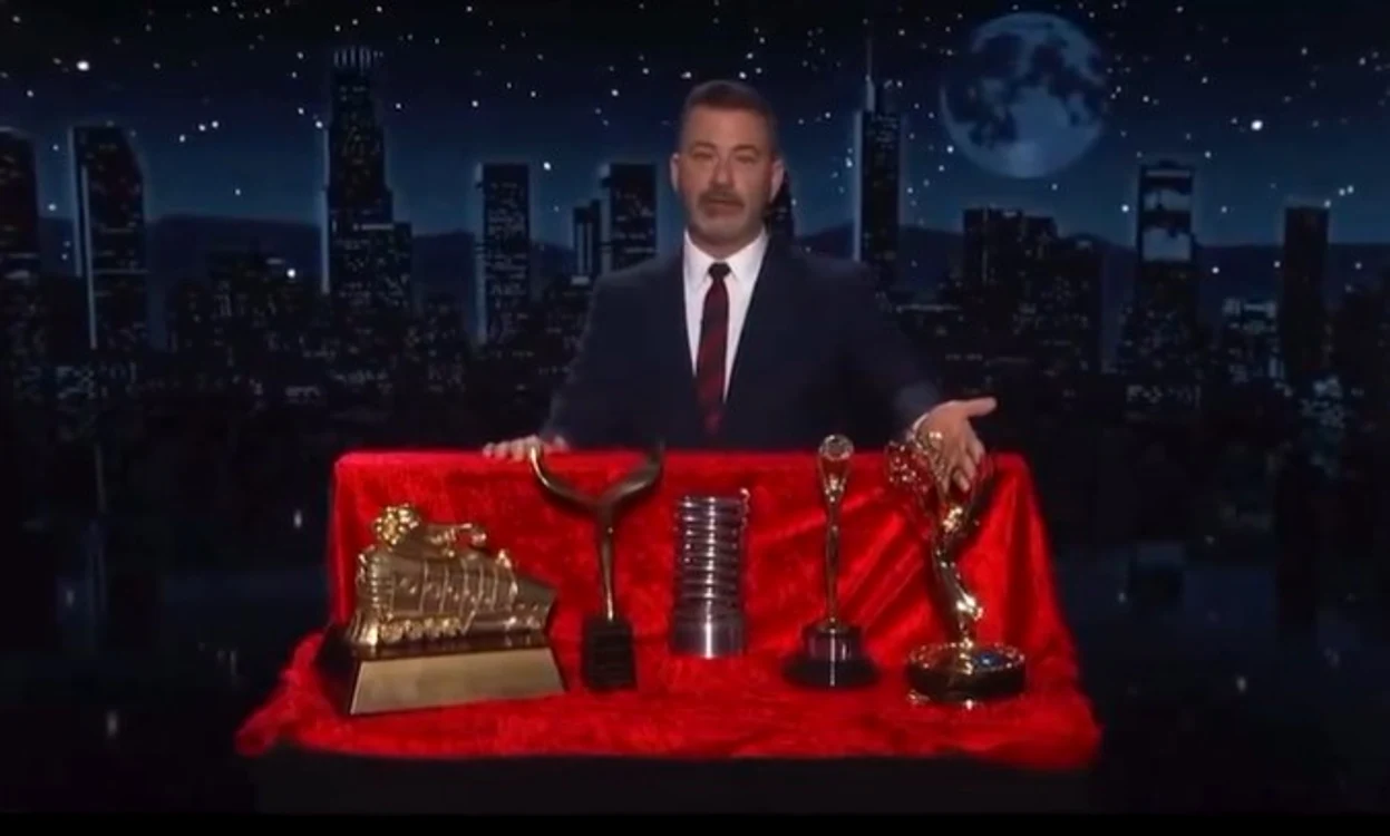 Jimmy Kimmel și trofeele sale FOTO: Captura video X