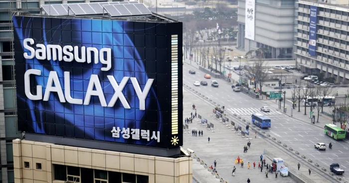 Samsung lărgeşte gama Galaxy cu noile telefoane Mega FOTO Reuters