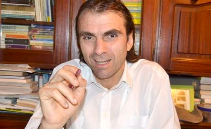 În 2006, Emil Moise din Buzău a reclamat că fetița sa este obligată să studieze Religia