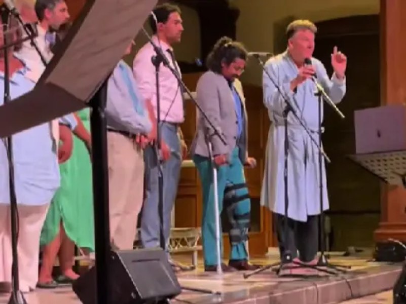 Episkop v Londonu prekinil cerkveni koncert v halji