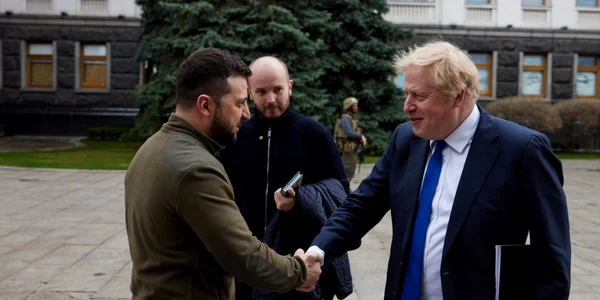 Boris Johnson si Volodimir Zelenski FOTO Twitter