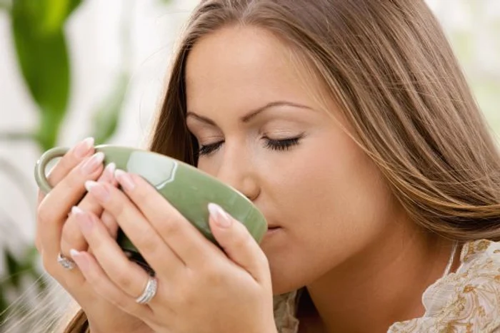 
    Ceaiul negru conţine o cantitate foarte mare de antioxidanţi benefici sănătăţii   