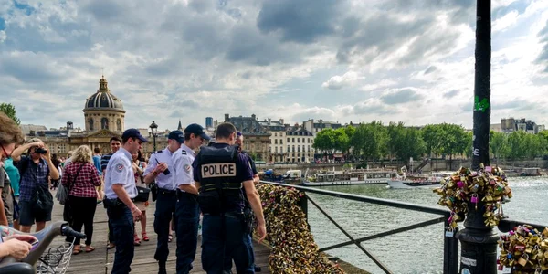 pont des arts FOTO afp