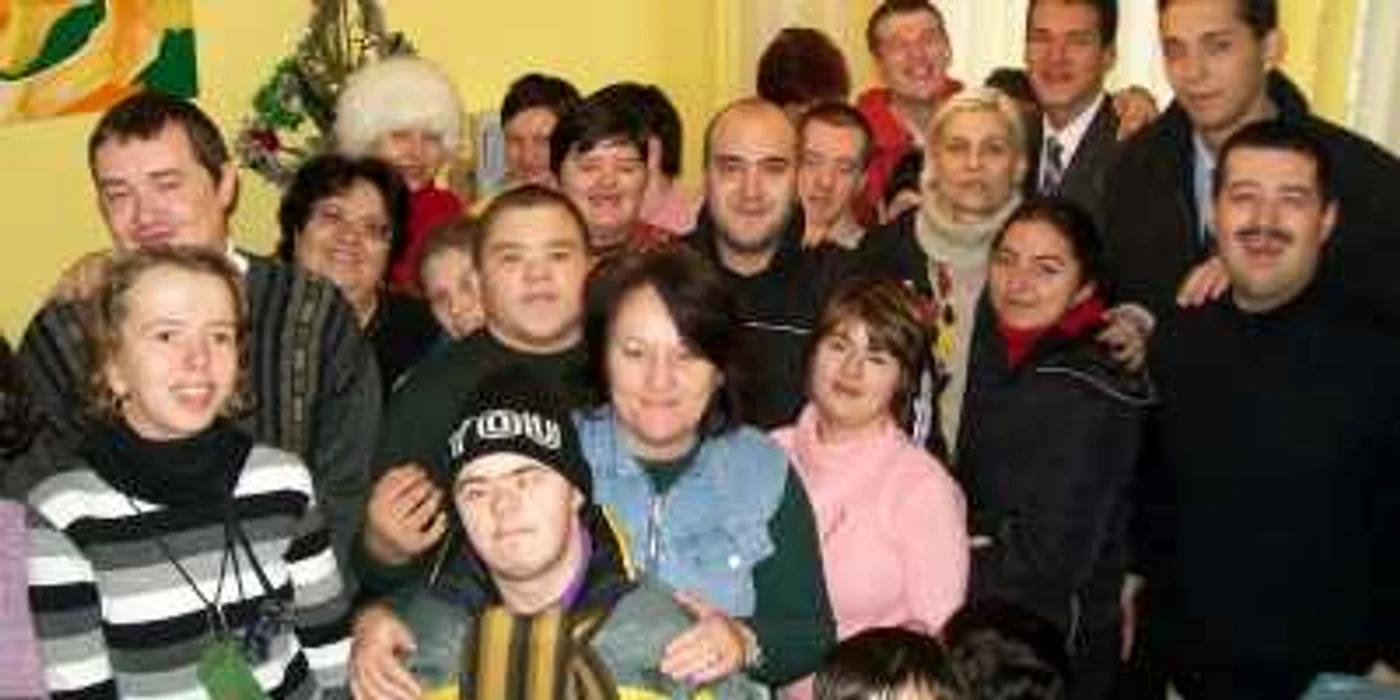 Copiii de la centrul de zi Cati al Fundaţiei "Trebuie" Brăila