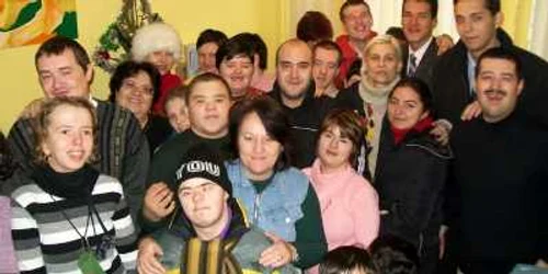 Copiii de la centrul de zi Cati al Fundaţiei "Trebuie" Brăila