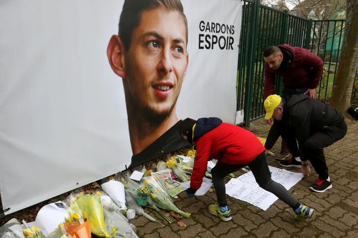 
    Emiliano Sala a fost omagiat la NantesFoto: EPA-EFE  