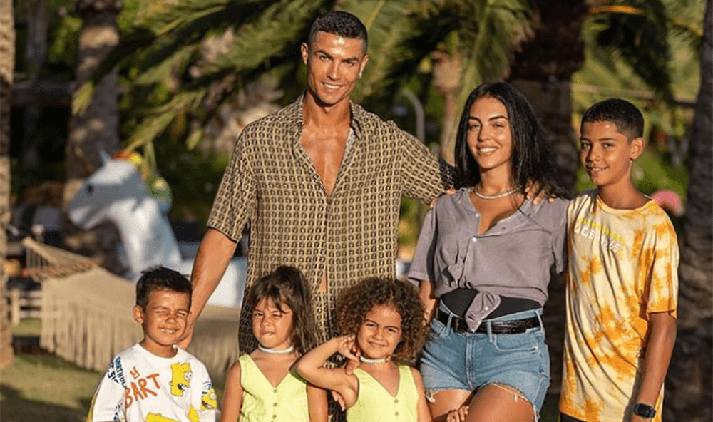 Ronaldo caută majordom și bucătar pentru noua lui vilă de 30 de milioane de euro. Ce salarii vor avea
