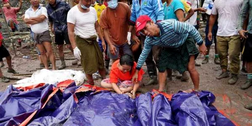 Alunecare de teren la o mina de jad din Myanmar FOTO EPA-EFE