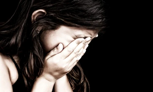 copil abuz violenta domestica Shutterstock