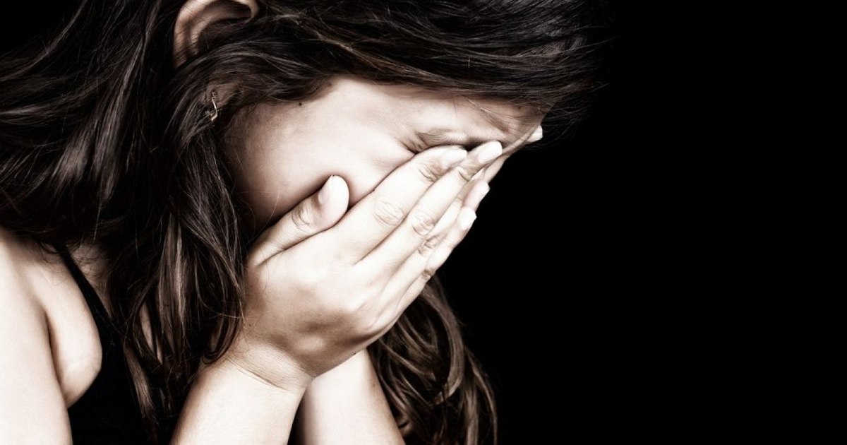 Două surori, de 10 și 14 ani, agresate sexual în anexa unei școli. Agresorul a fost arestat