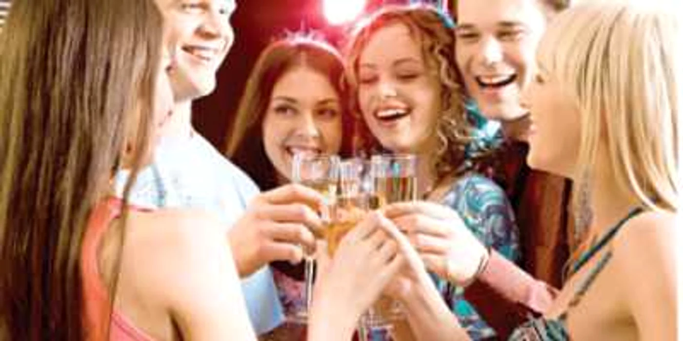 În Austria, oamenii beau vin fiert cu scorţişoară şi cântă la trompete ca să alunge spiritele rele