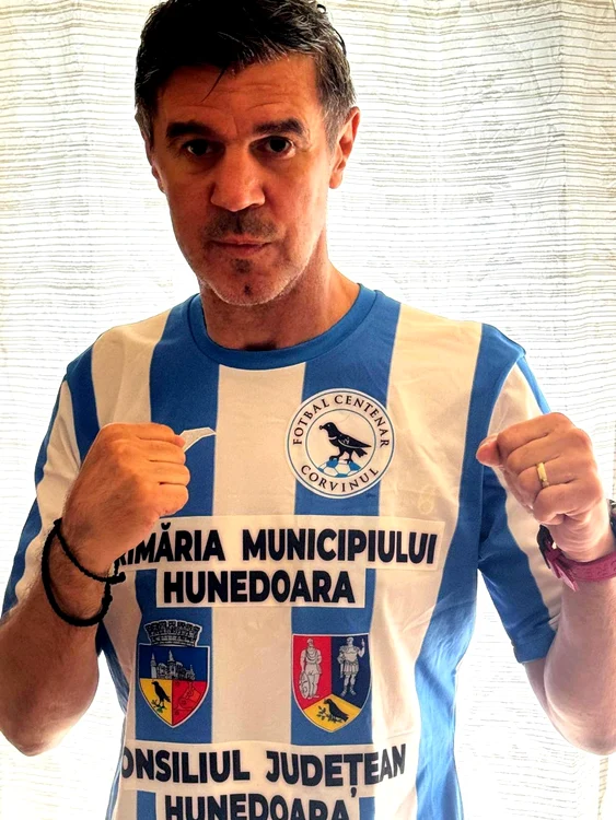 Mihai Leu urmărea îmbrăcat în tricoul Corvinul meciurile europene ale echipei de suflet