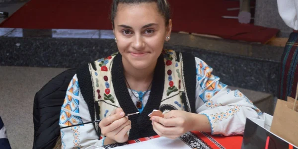 elena bichinet negresti