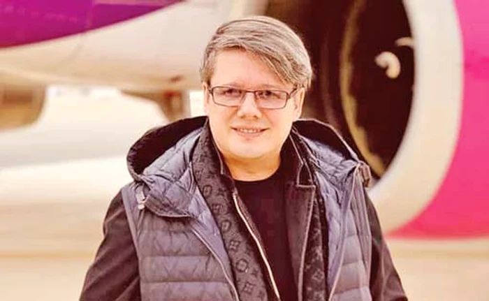 
    Fuego are geantă  de 2.000 de  euro şi eşarfă de  200 de euro  