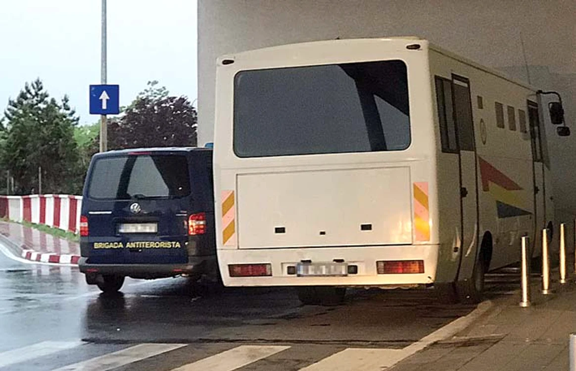 Duba albă cu care controversatul personaj a fost transportat de la Otopeni la Rahova