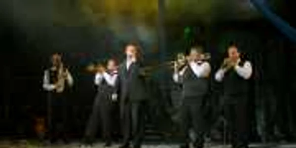 Horia Brenciu şi band-ul său în concert
