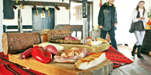 Turiştii şi braşovenii au degustat în weekend cele mai delicioase preparate tradiţionale ale zonei