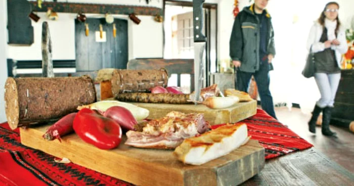 Turiştii şi braşovenii au degustat în weekend cele mai delicioase preparate tradiţionale ale zonei