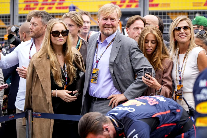 Regele Willem Alexander, Regina Maxima, Prințesa Alexia, Prințesa Amalia și Prințesa Ariane la Marele Premiu de F1, Profimedia (3) jpg